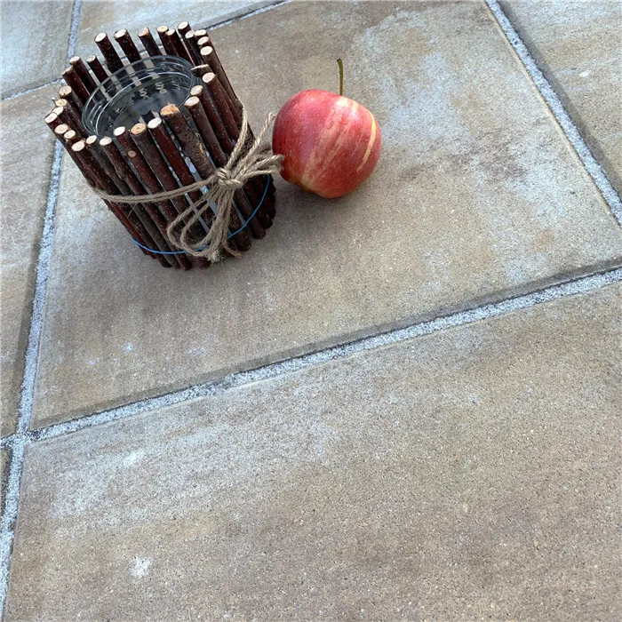 SEMMELROCK ZAHRADNÍ DLAŽDICE ELEGANT / dlaždice se zkosením 50x50x4 cm - bíložlutokaramelová