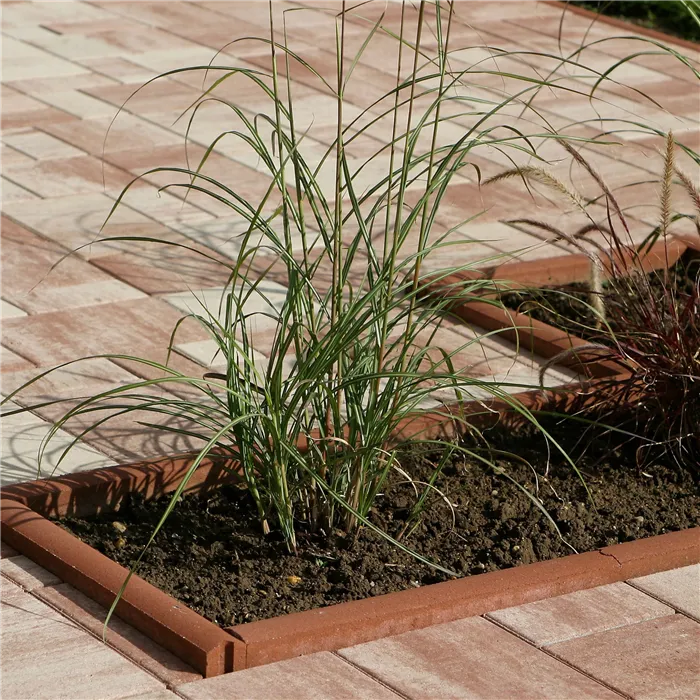 SEMMELROCK ZAHRADNÍ OBRUBNÍK / 50x5x20 cm, horní plocha oblá - červená