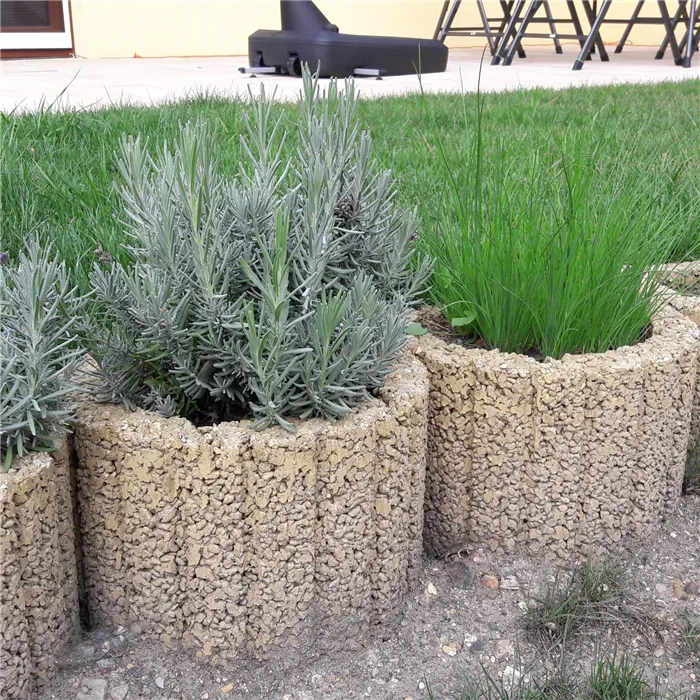 SEMMELROCK RUNDFLOR / svahová tvarovka 30x25x20 cm, kruhová malá, hrubý povrch - okrová