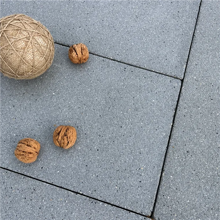 SEMMELROCK MODERN comfort / dlažba se zušlechtěným povrchem SL a Semmelrock protect plus 60x60x8 cm - světle platinová