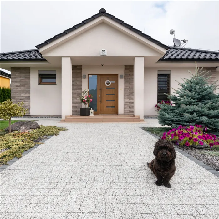 SEMMELROCK NATURO / maloformátová dlažba, výška 6 cm, nepravidelný tvar - granit světlá 