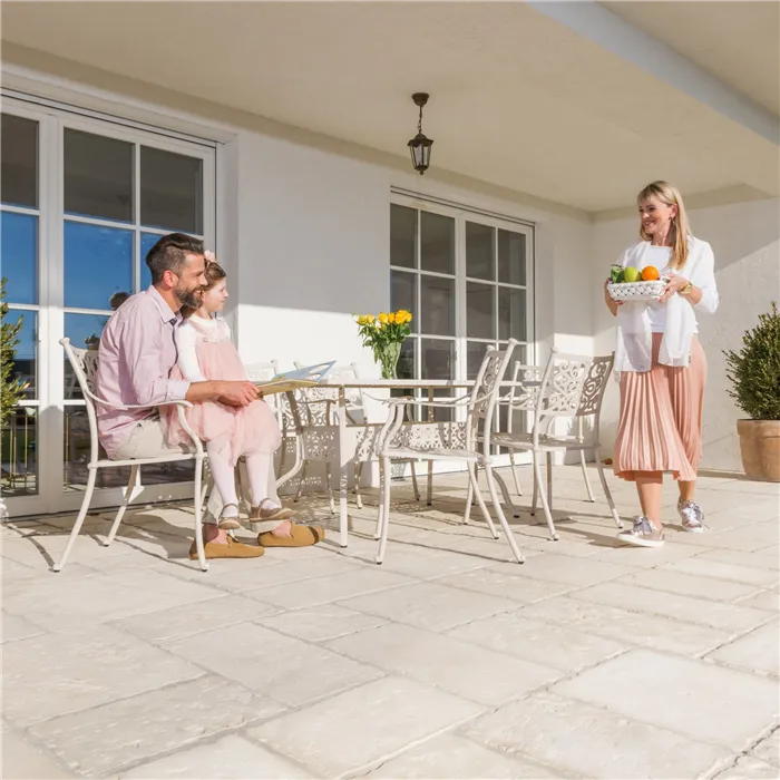 SEMMELROCK BRADSTONE OLD TOWN / dlaždice výška 6,8-7,4 cm, struktura přirozeně zvětralého povrchu, nepravidelné hrany - slonovinová